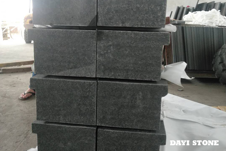 Natural Stone Stairs MG-Black Basalt Top and front edge flamed 122x35x20cm - Dayi Stone Natural Stone Stairs MG-Black Basalt Top and front edge flamed 122x35x20cm - Dayi Stone